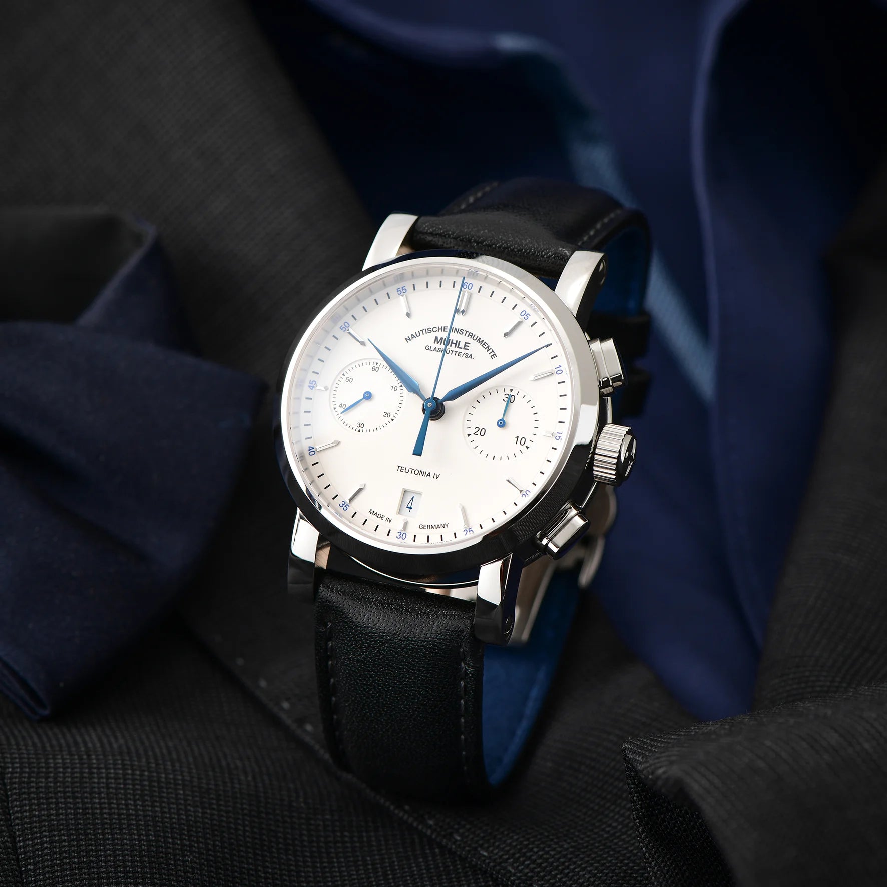 Teutonia IV Chronograph M1-44-35-LB