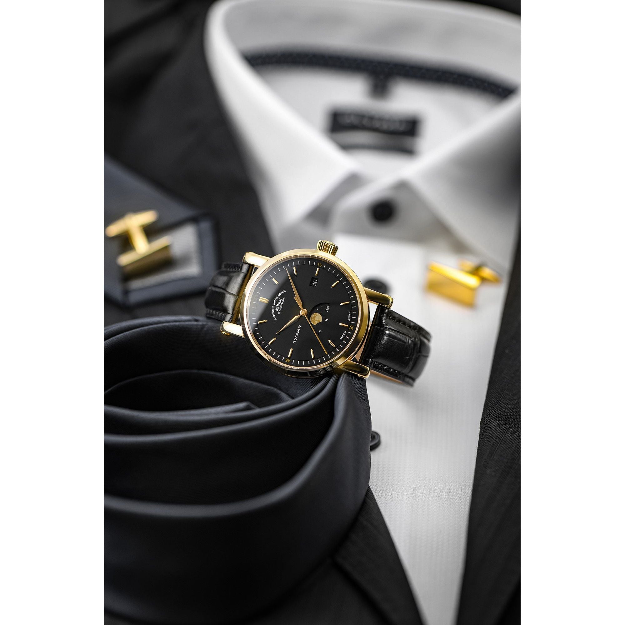 Teutonia IV Moonphase Gold M1-44-03-LB