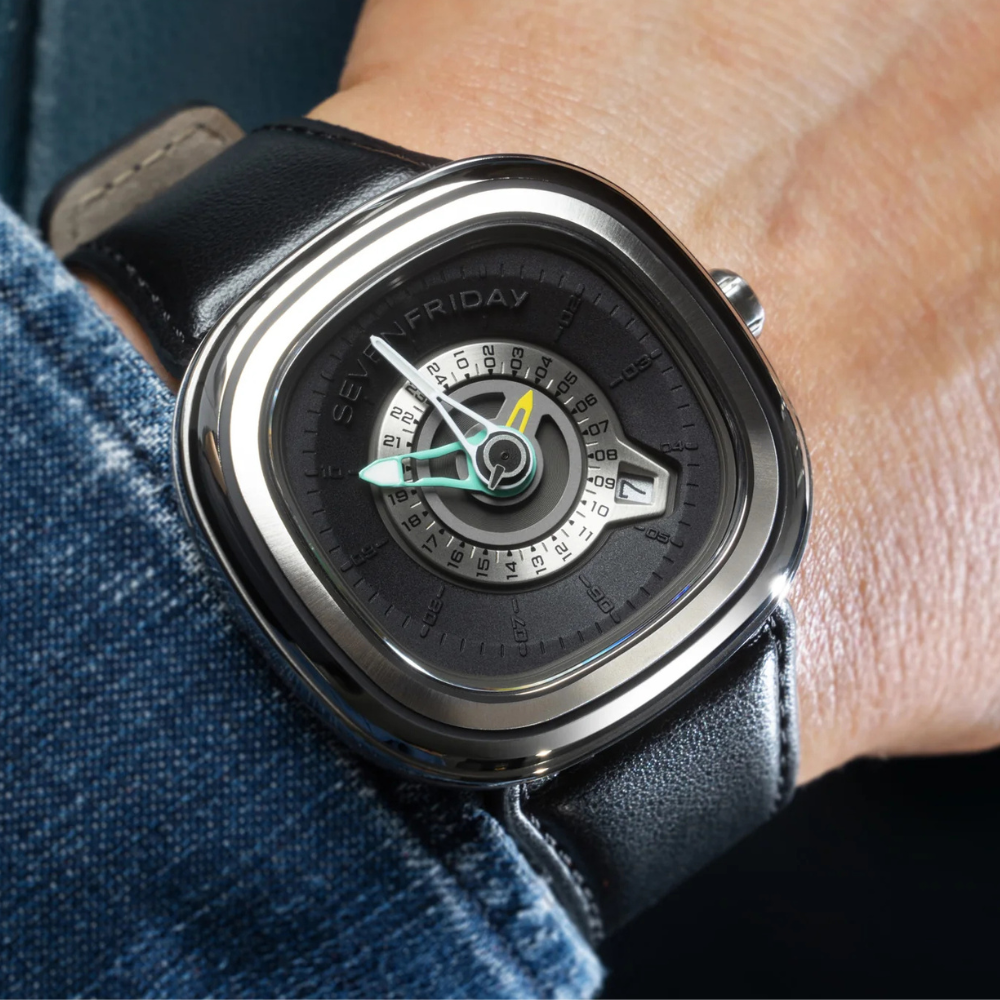 SEVENFRIDAY日本公式オンラインショップ｜機械美×独自デザインの