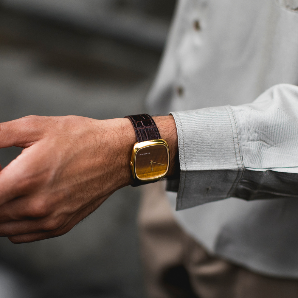 DENNISON Natural Stone Tiger Eye In Gold